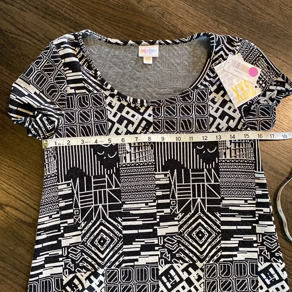 LuLaRoe Classic T Shirt Gray White Geometric XXS NEW NWT